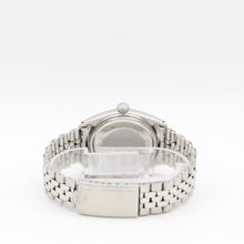 Załaduj obraz do przeglądarki galerii, Rolex Datejust ref. 1601 - Grey "Ghost" Dial - Jubilee bracelet