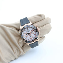 Załaduj obraz do przeglądarki galerii, Rolex Daytona ref. 116515 Ivory dial with gold subdials - Rubber-B strap - Full Set