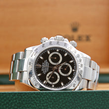 Charger l'image dans la galerie, Rolex Daytona ref. 116520 Black Dial - Slim Hands