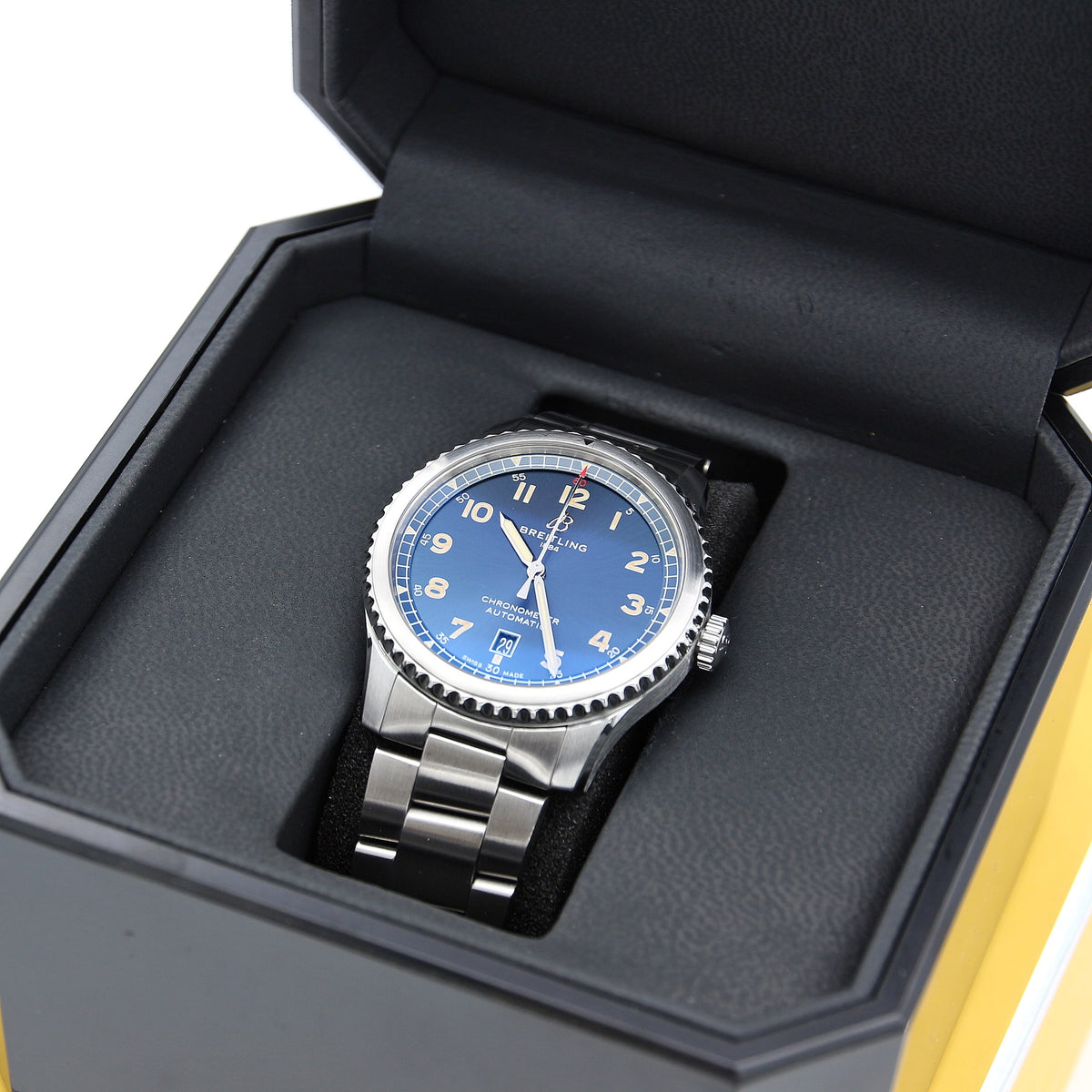 Kaufen Sie die Uhr Breitling Aviator 8 A17315101C1A1 – Komplettset 