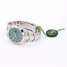 Carica l'immagine nel visualizzatore di Gallery, Rolex Datejust ref. 126300 Green Dial Oyster bracelet - Full Set