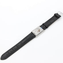 Bild in Galerie-Viewer laden, Cartier Tank Basculante Handaufzug ref. 2390 – Paris Boutique Edition „Offener Gehäuseboden“