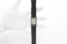 Bild in Galerie-Viewer laden, Cartier Tank Basculante Handaufzug ref. 2390 – Paris Boutique Edition „Offener Gehäuseboden“