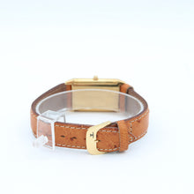 Załaduj obraz do przeglądarki galerii, Jaeger-LeCoultre Reverso Classique ref. 250.1.86 18K Gold Leather strap
