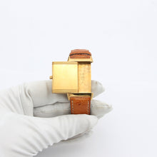 Załaduj obraz do przeglądarki galerii, Jaeger-LeCoultre Reverso Classique ref. 250.1.86 18K Gold Leather strap