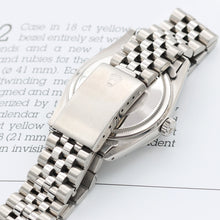 Cargar imagen en el visor de la galería, Rolex Datejust ref. 16030 White Dial with Golden indexes- Jubilee
