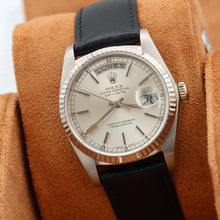 Cargar imagen en el visor de la galería, Rolex Day-Date 36 ref. 18039 Silver Dial - Leather Strap

