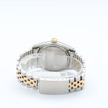 Załaduj obraz do przeglądarki galerii, Rolex Datejust ref. 1601 - Champagne Dial (V III) - Jubilee Bracelet
