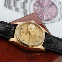 Carica l'immagine nel visualizzatore di Gallery, Rolex Day-Date ref. 18038  Champagne Diamonds Dial - Leather Strap
