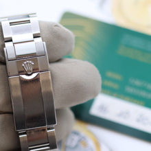 Charger l'image dans la galerie, Rolex GMT Master II ref. 126710GRNR with Oyster - Full Set - "Bruce Wayne" GMT
