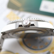 Charger l'image dans la galerie, Rolex GMT Master II ref. 126710GRNR with Oyster - Full Set - "Bruce Wayne" GMT

