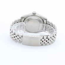 Załaduj obraz do przeglądarki galerii, Rolex Datejust ref. 1601 - White Gold Bezel - Silver dial (V IV)
