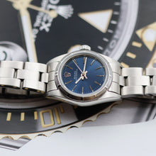 Cargar imagen en el visor de la galería, Rolex Lady Oyster Perpetual 76030 - Blue Dial - Oyster Bracelet
