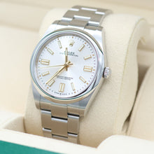 Cargar imagen en el visor de la galería, Rolex Oyster Perpetual 124300 - Silver Dial - Full set
