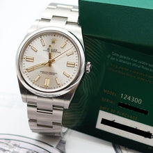 Cargar imagen en el visor de la galería, Rolex Oyster Perpetual 124300 - Silver Dial - Full set
