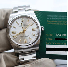 Cargar imagen en el visor de la galería, Rolex Oyster Perpetual 124300 - Silver Dial - Full set
