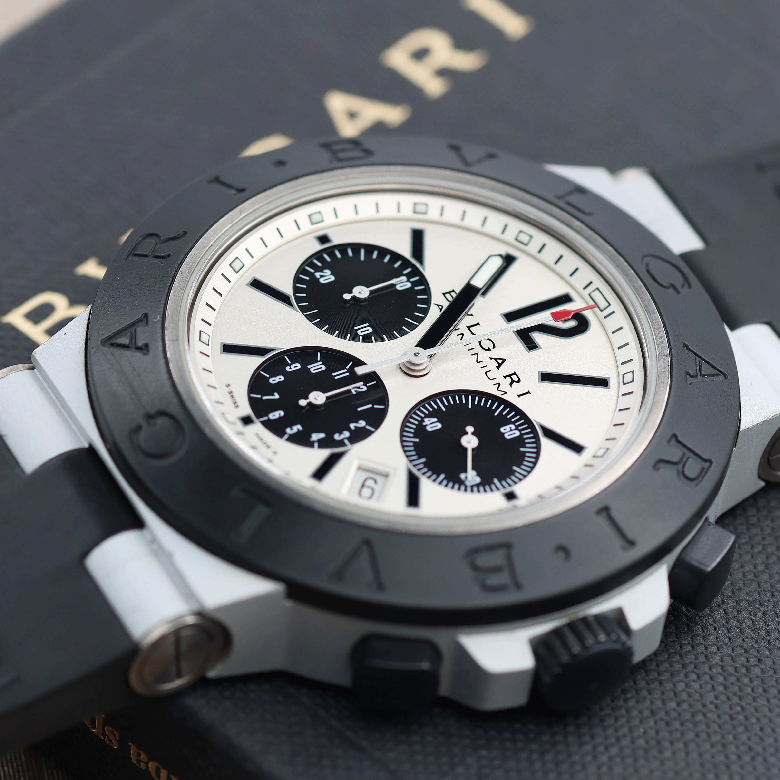 Bulgari Aluminium Diagono ref. AL 32 TA – Schwarzes Zifferblatt – Garantiepapiere