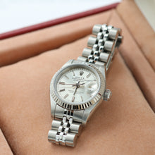 Load image into Gallery viewer, ON SALE: Rolex Lady-Datejust ref. 69174 - Silver Circle Dial - Full Set
