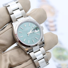 Załaduj obraz do przeglądarki galerii, Rolex Datejust ref. 126234 Green Dial - Oyster bracelet
