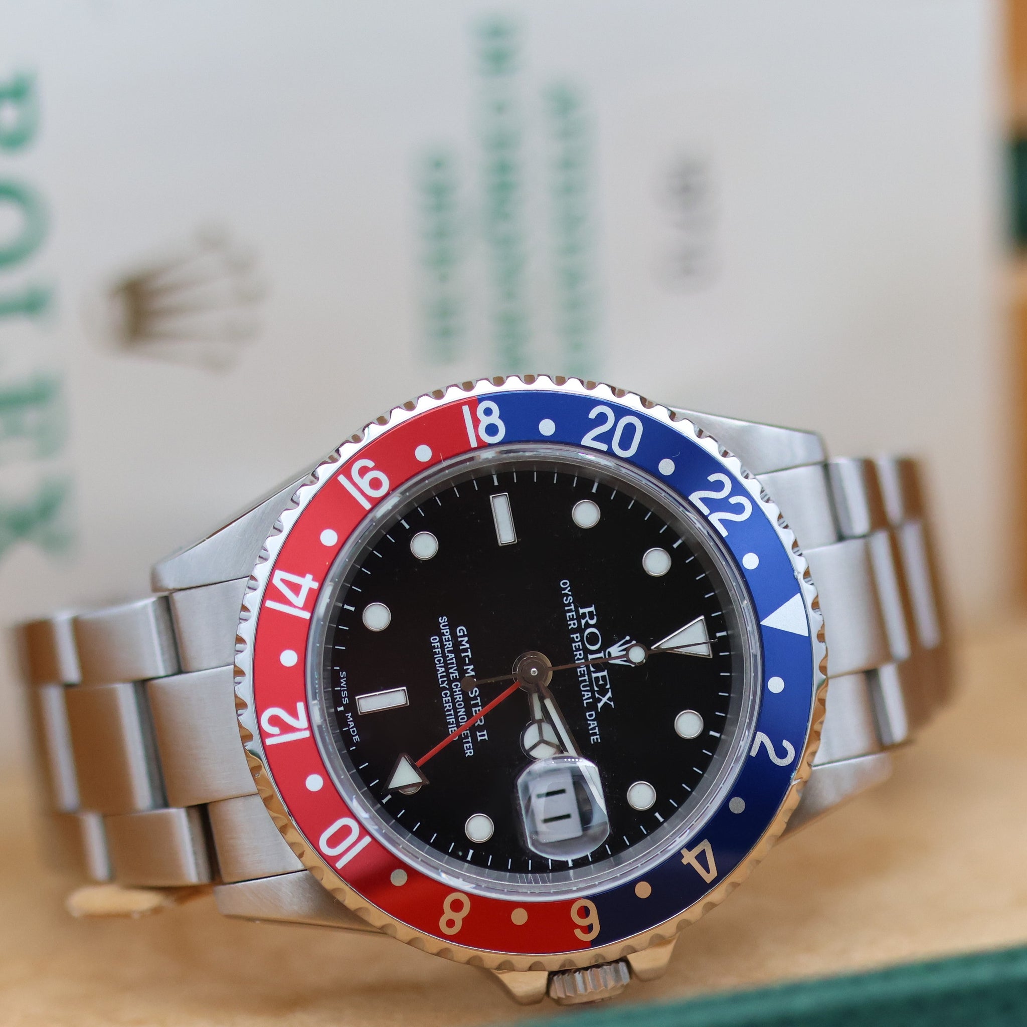 Rolex GMT Master II 16710 - Pepsi Bezel 