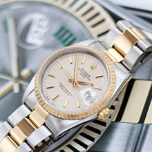 Bild in Galerie-Viewer laden, Rolex Oyster Perpetual Date ref. 15233 - Silver Dial - Oyster Bracelet
