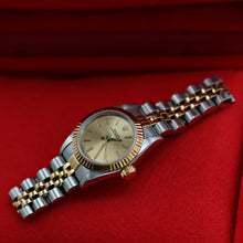 Charger l'image dans la galerie, Rolex Oyster Perpetual Lady 67193 - Champagne Dial - Jubilee - Full Set
