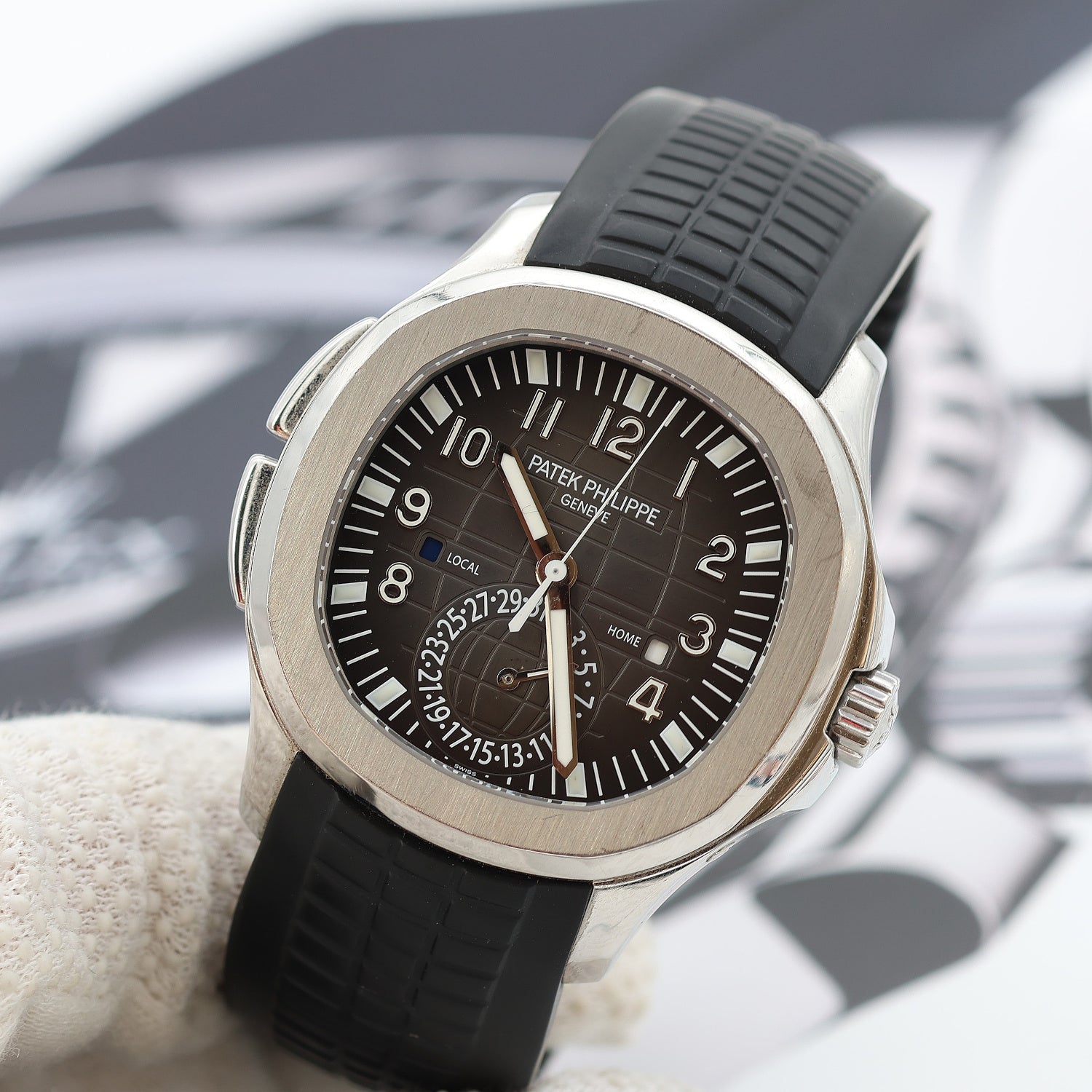 Patek Philippe Aquanaut Travel Time ref. 5164A - Full Set