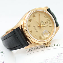 Załaduj obraz do przeglądarki galerii, Rolex Day-Date ref. 18038 Creamy Roman Dial - Leather strap
