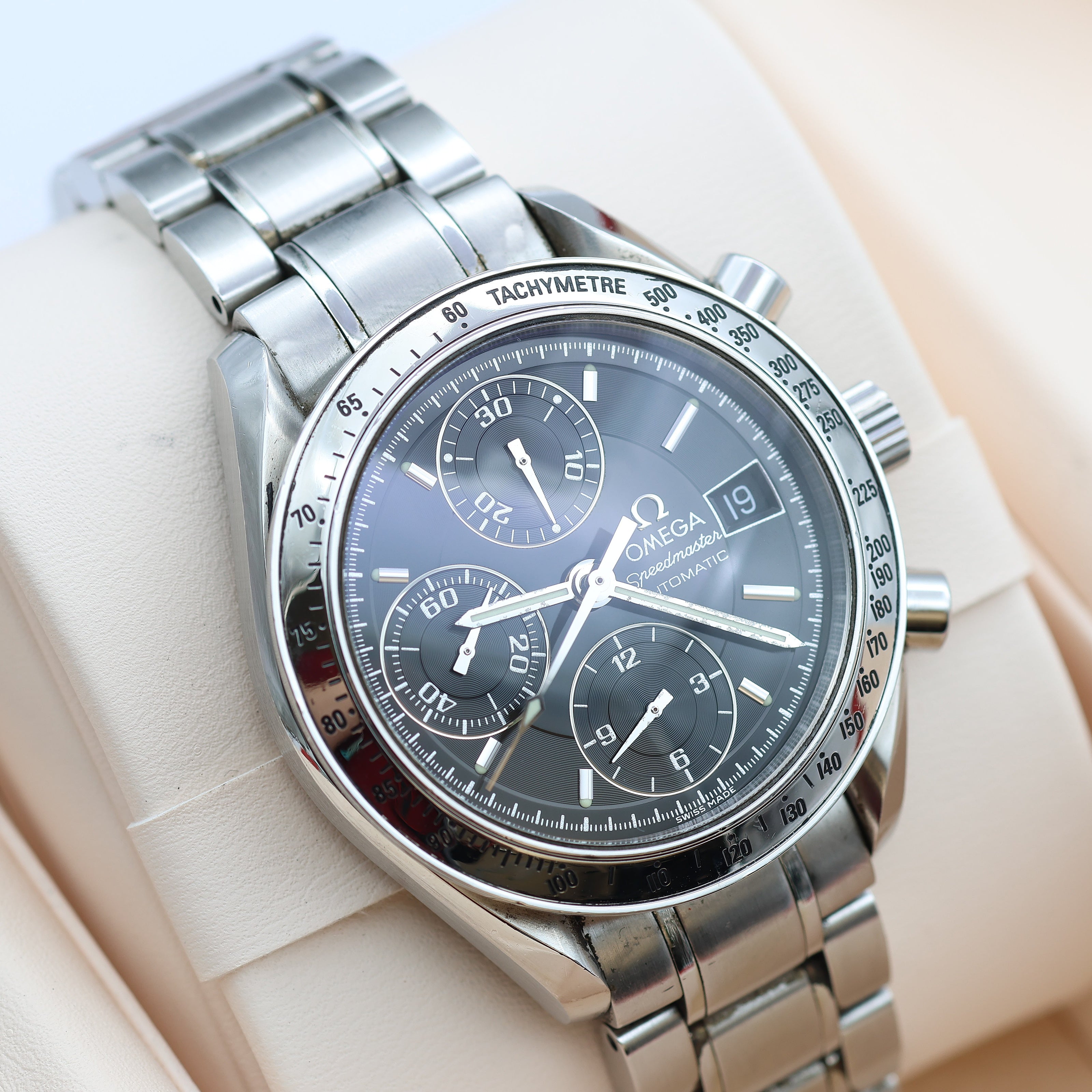 Buy Watch Omega Speedmaster Date Omega Box – Debonar