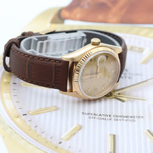 Załaduj obraz do przeglądarki galerii, Rolex Day-Date ref. 18038 Champagne Roman Dial - Leather strap
