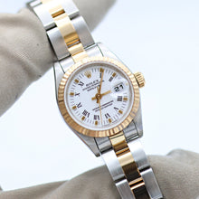 Bild in Galerie-Viewer laden, Rolex Datejust Lady Ref. 69173 Stahl/Gold - weiße kleine römische Indizes Zifferblatt - Austernarmband
