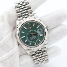 Załaduj obraz do przeglądarki galerii, Rolex Sky-Dweller ref. 336934 Green dial - Jubilee - Full Set
