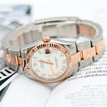 Bild in Galerie-Viewer laden, Rolex Datejust 31 ref. 178271 Silver Roman MOP Dial - Oyster - Full Set
