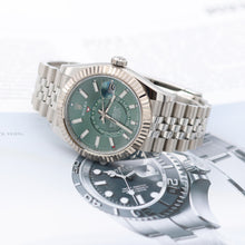Załaduj obraz do przeglądarki galerii, Rolex Sky-Dweller ref. 336934 Green dial - Jubilee - Full Set
