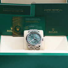 Załaduj obraz do przeglądarki galerii, Rolex Sky-Dweller ref. 336934 Green dial - Jubilee - Full Set
