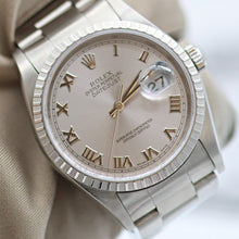 Carica l'immagine nel visualizzatore di Gallery, Rolex Datejust ref. 16220 Grey Roman Dial Oyster Bracelet - Full Set
