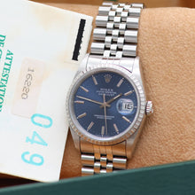 Carica l'immagine nel visualizzatore di Gallery, Rolex ref. 16220 Blue Dial Jubilee Bracelet - Full Set
