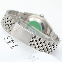 Carica l'immagine nel visualizzatore di Gallery, Rolex ref. 16220 Blue Dial Jubilee Bracelet - Full Set
