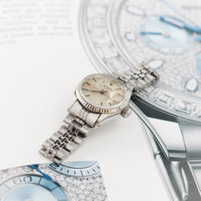 Load image into Gallery viewer, Rolex Oyster Perpetual Lady Date ref. 6517 Silver Dial - Jubilee
