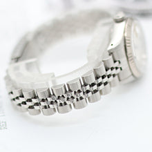 Carica l'immagine nel visualizzatore di Gallery, Rolex Lady-Datejust ref. 69174 - SIlver Linen Dial - Jubilee bracelet
