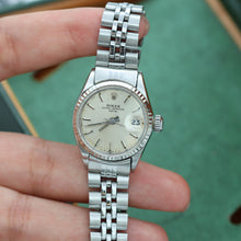 Load image into Gallery viewer, Rolex Oyster Perpetual Lady Date ref. 6517 Silver Dial - Jubilee
