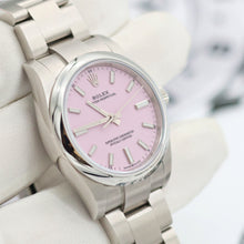 Załaduj obraz do przeglądarki galerii, Rolex Oyster Perpetual ref. 124200 - 34mm Pink Dial - Full set
