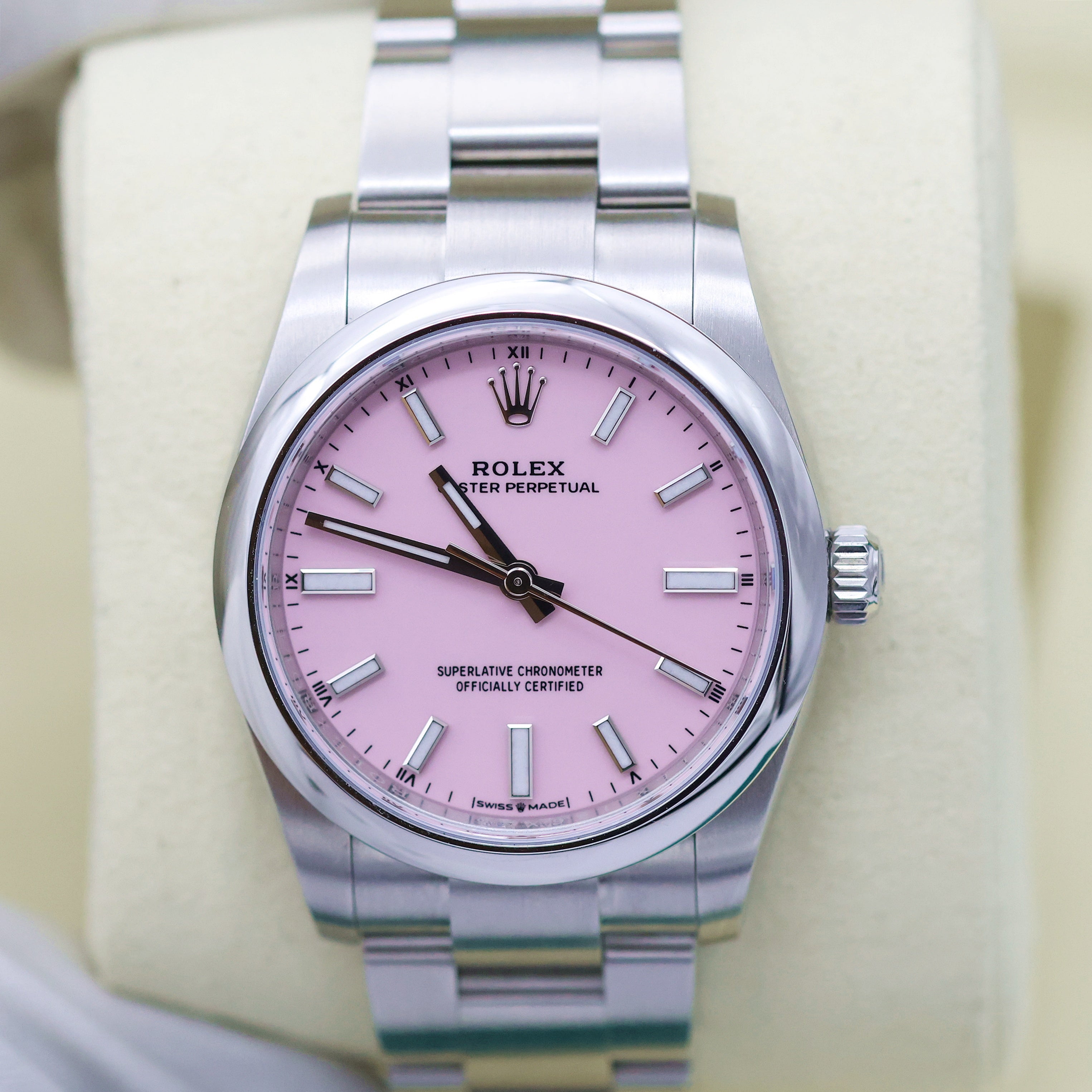Rolex Oyster Perpetual ref. 124200 - 34mm Pink Dial - Full set