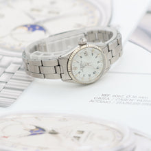 Załaduj obraz do przeglądarki galerii, Rolex Oyster Perpetual Lady Date ref. 6517 White Roman Dial - Oyster Bracelet
