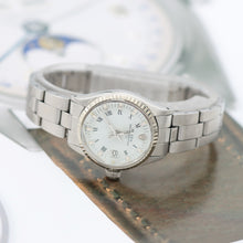 Załaduj obraz do przeglądarki galerii, Rolex Oyster Perpetual Lady Date ref. 6517 White Roman Dial - Oyster Bracelet
