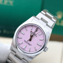 Załaduj obraz do przeglądarki galerii, Rolex Oyster Perpetual ref. 124200 - 34mm Pink Dial - Full set
