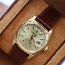 Cargar imagen en el visor de la galería, Rolex Day-Date ref. 18038 Champagne Dial - Leather strap
