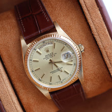 Cargar imagen en el visor de la galería, Rolex Day-Date ref. 18038 Champagne Dial - Leather strap
