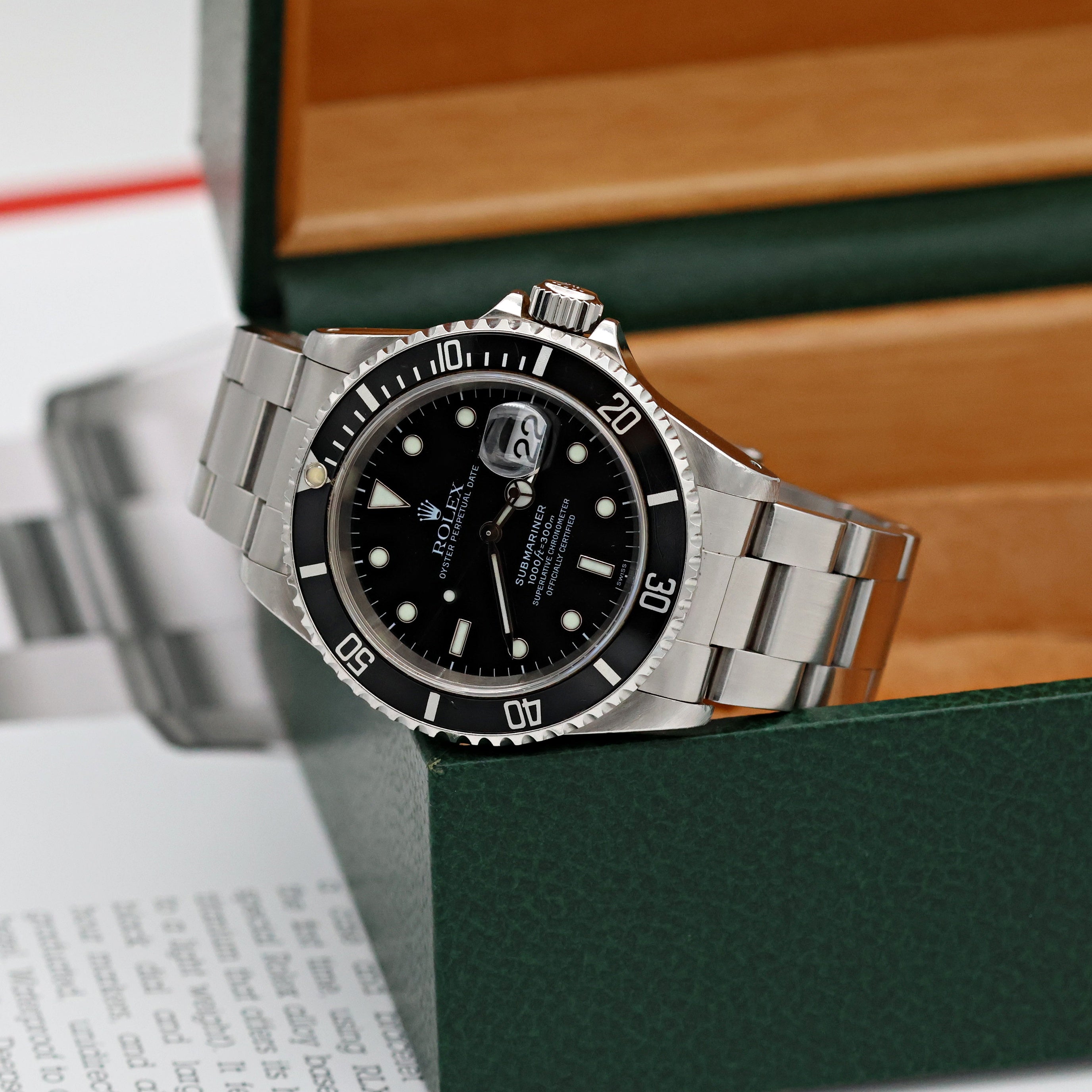 Rolex Submariner Date ref. 16610 "Swiss" - Oyster bracelet