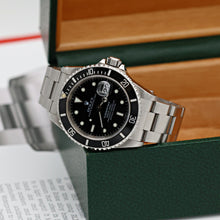 Carica l'immagine nel visualizzatore di Gallery, Rolex Submariner Date ref. 16610 "Swiss" - Oyster bracelet
